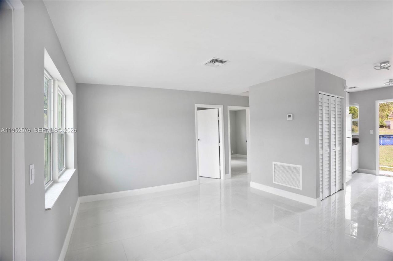 968 W 9th St, Riviera Beach, FL 33404 Photo