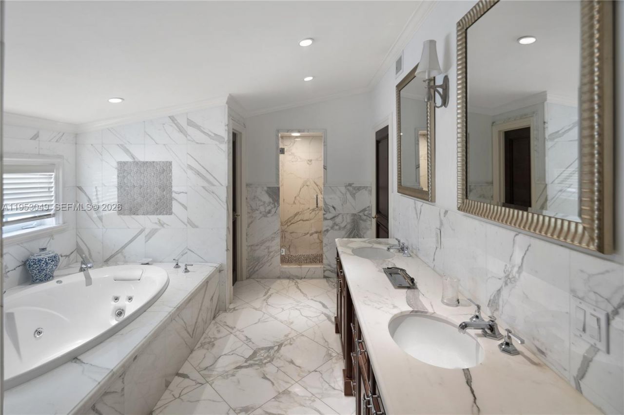 4620 Granada Blvd , Coral Gables, FL 33146 Photo