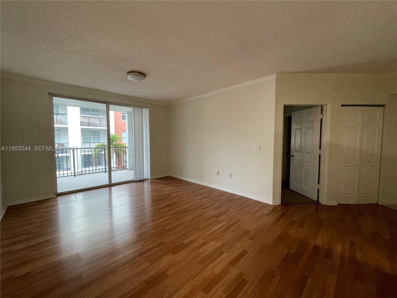 17125 N Bay Rd, Unit 3404, Sunny Isles Beach, FL 33160 Photo