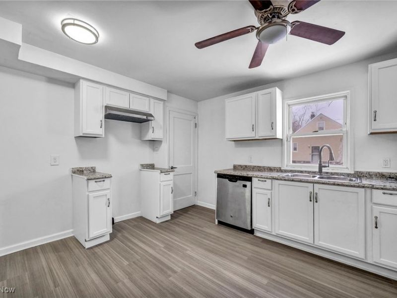 5100 Erwin Street, Maple Heights, OH 44137 Photo 7