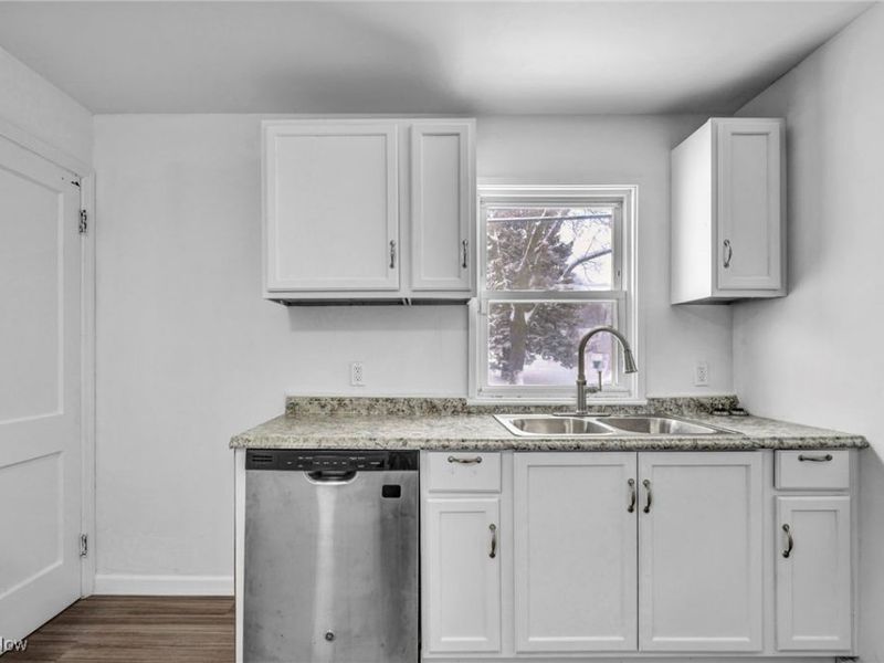 5100 Erwin Street, Maple Heights, OH 44137 Photo 8