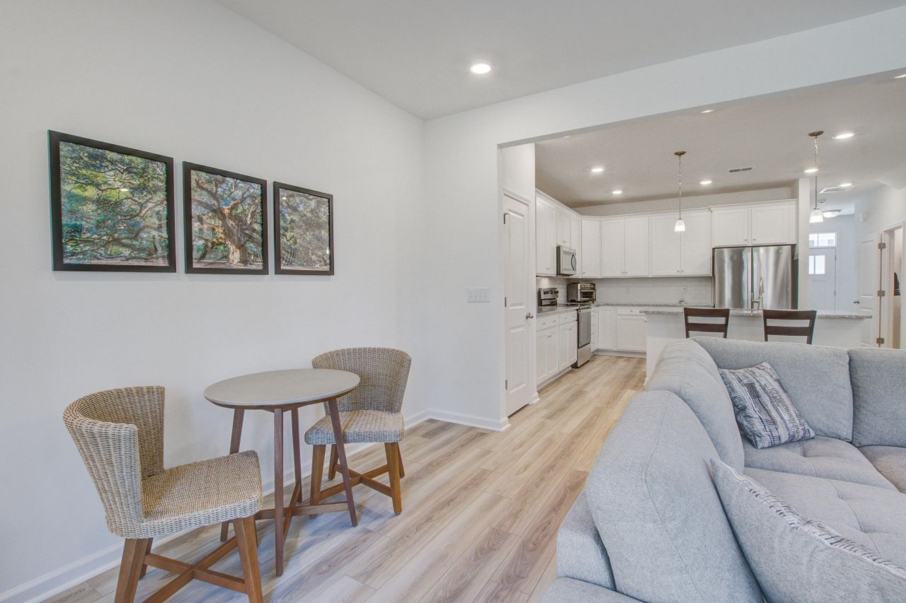 499 Trotters Lane Photo 14