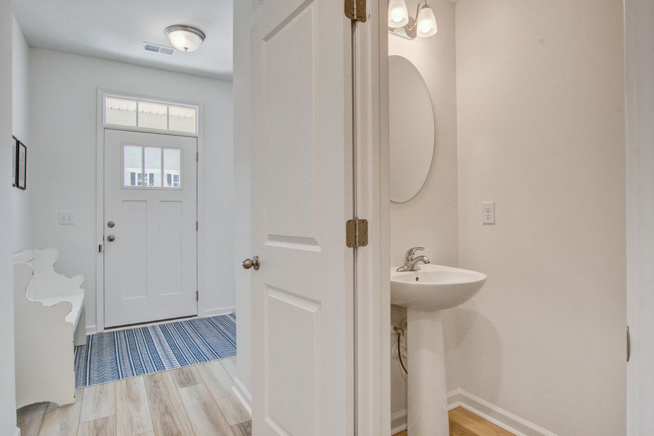 499 Trotters Lane Photo 8