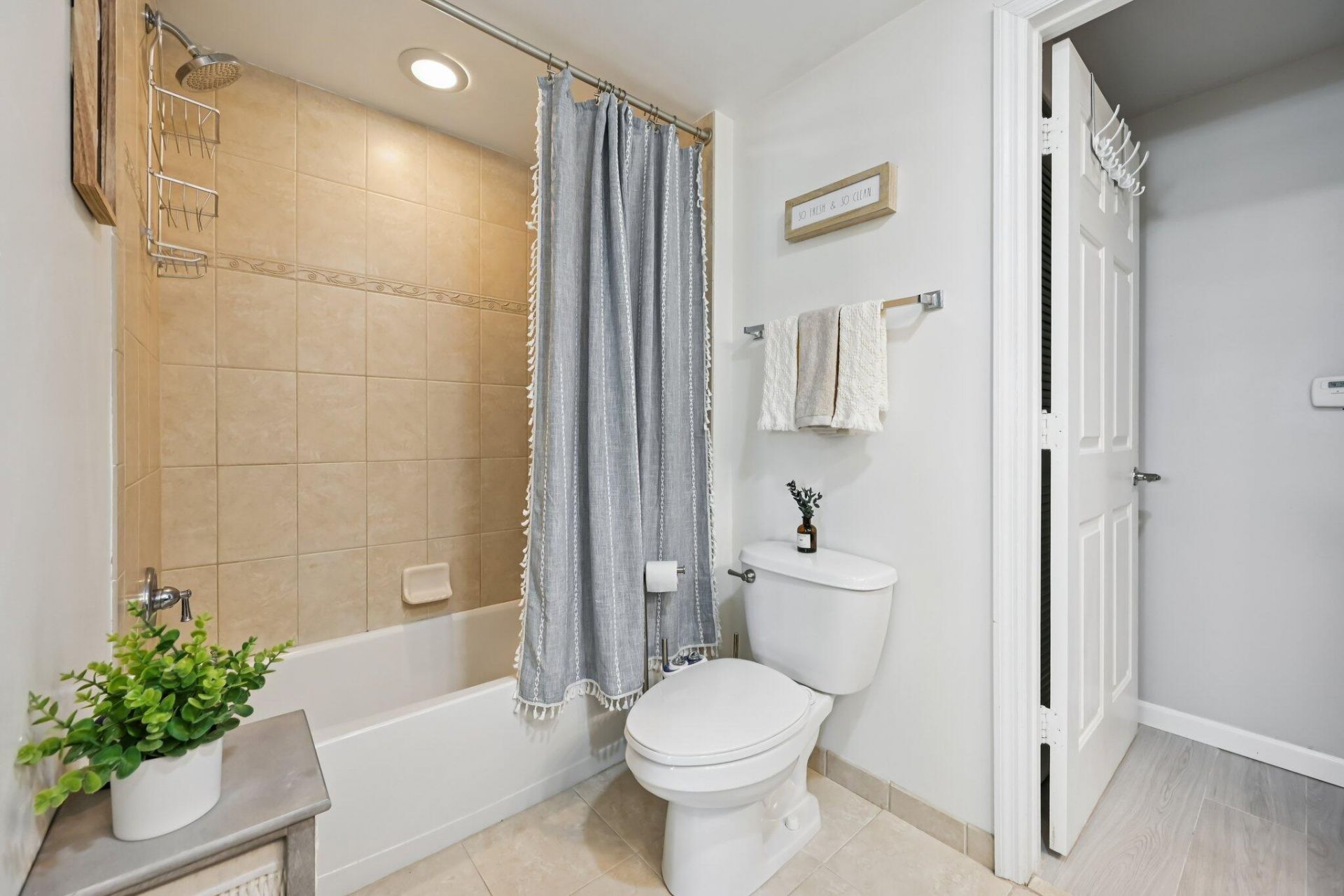 4883 Pga Boulevard, Unit 305, Palm Beach Gardens, FL 33418 Photo