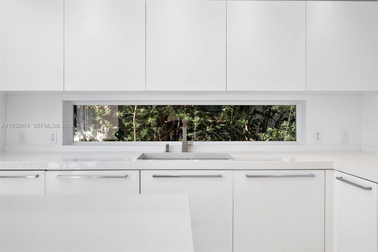 1430 N Baracoa Ave, Coral Gables, FL 33146 Photo