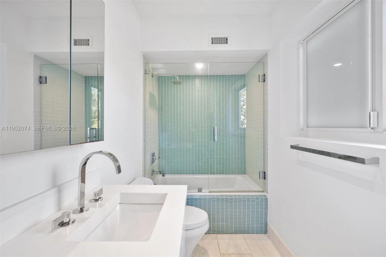 1430 N Baracoa Ave, Coral Gables, FL 33146 Photo