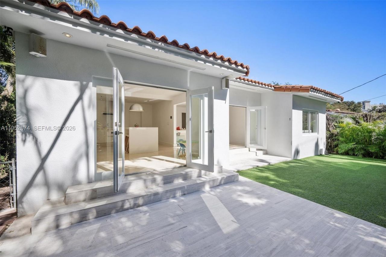 1430 N Baracoa Ave, Coral Gables, FL 33146 Photo