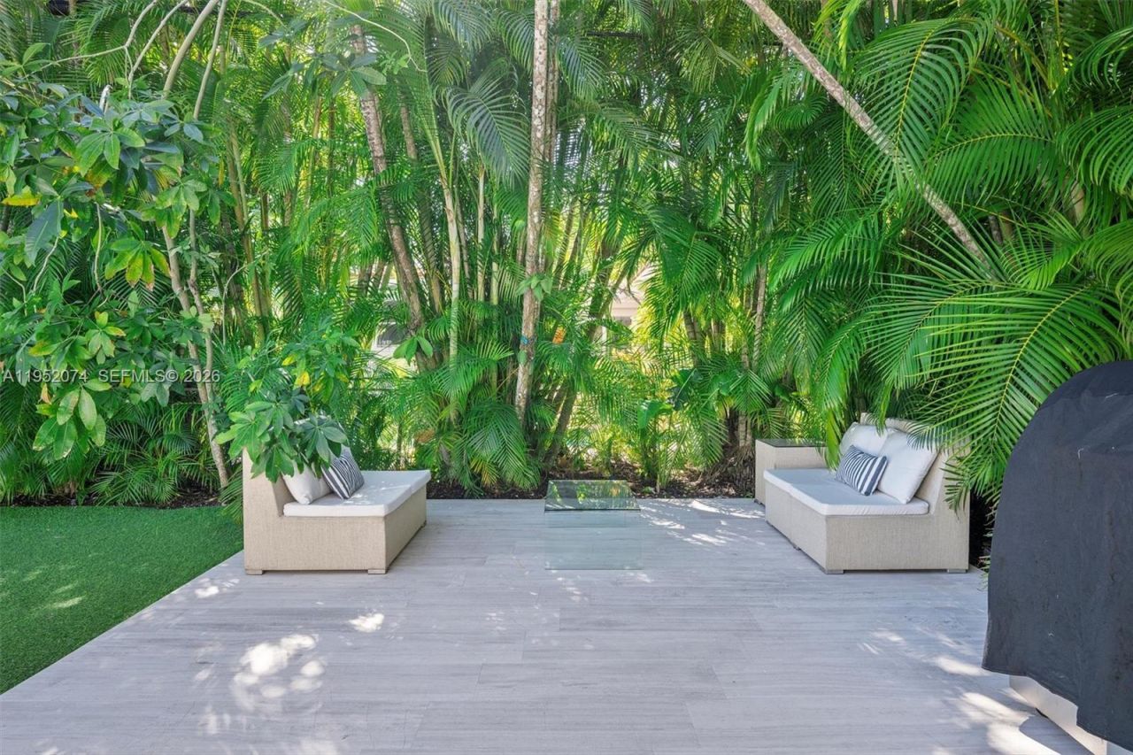 1430 N Baracoa Ave, Coral Gables, FL 33146 Photo