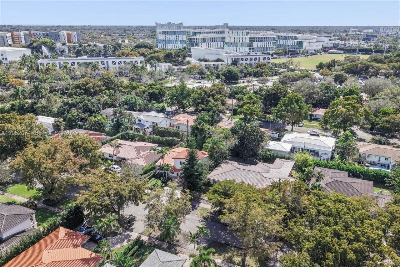 1430 N Baracoa Ave, Coral Gables, FL 33146 Photo