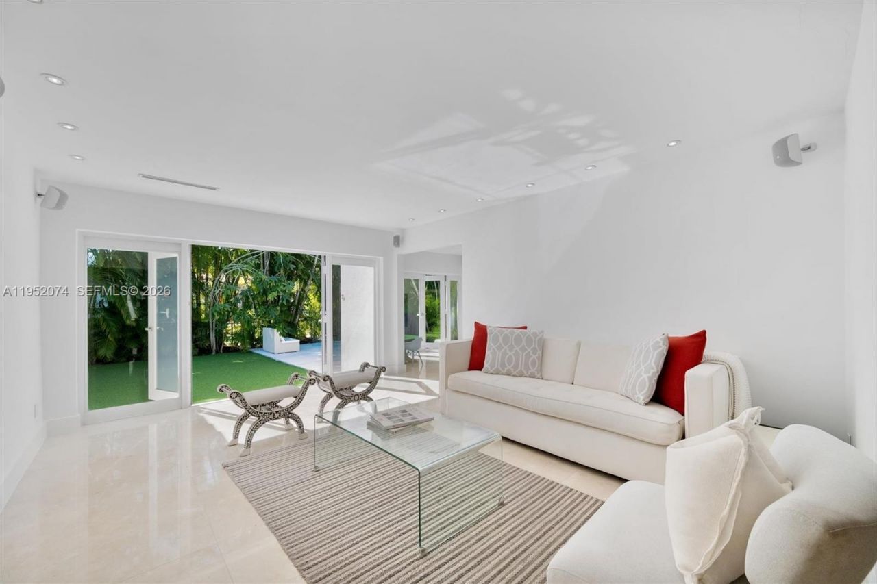 1430 N Baracoa Ave, Coral Gables, FL 33146 Photo