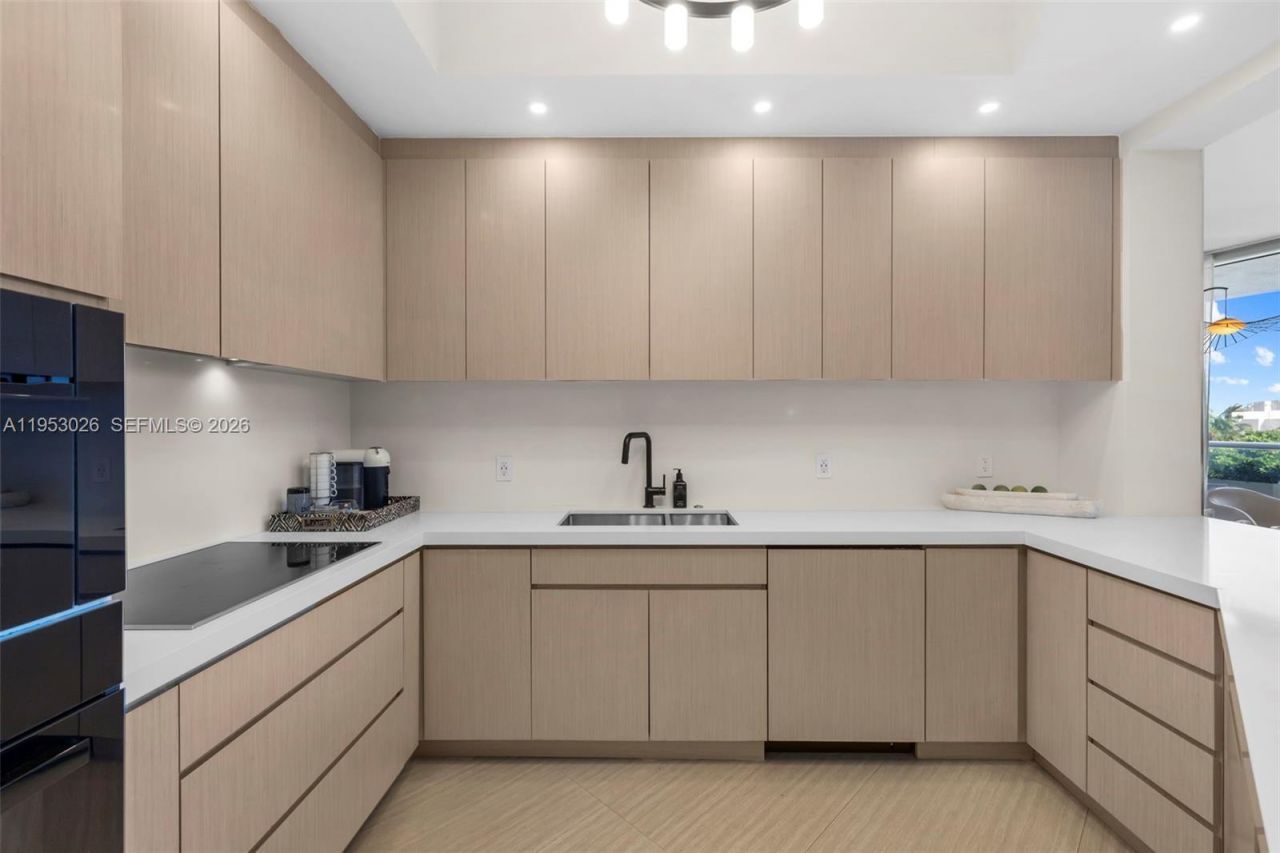 100 S Pointe Dr , Unit 509, Miami Beach, FL 33139 Photo