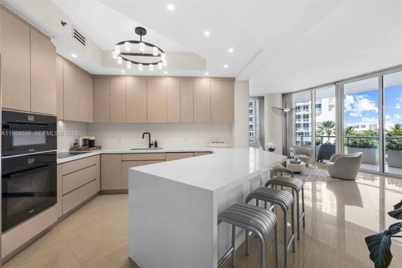 100 S Pointe Dr , Unit 509, Miami Beach, FL 33139 Photo