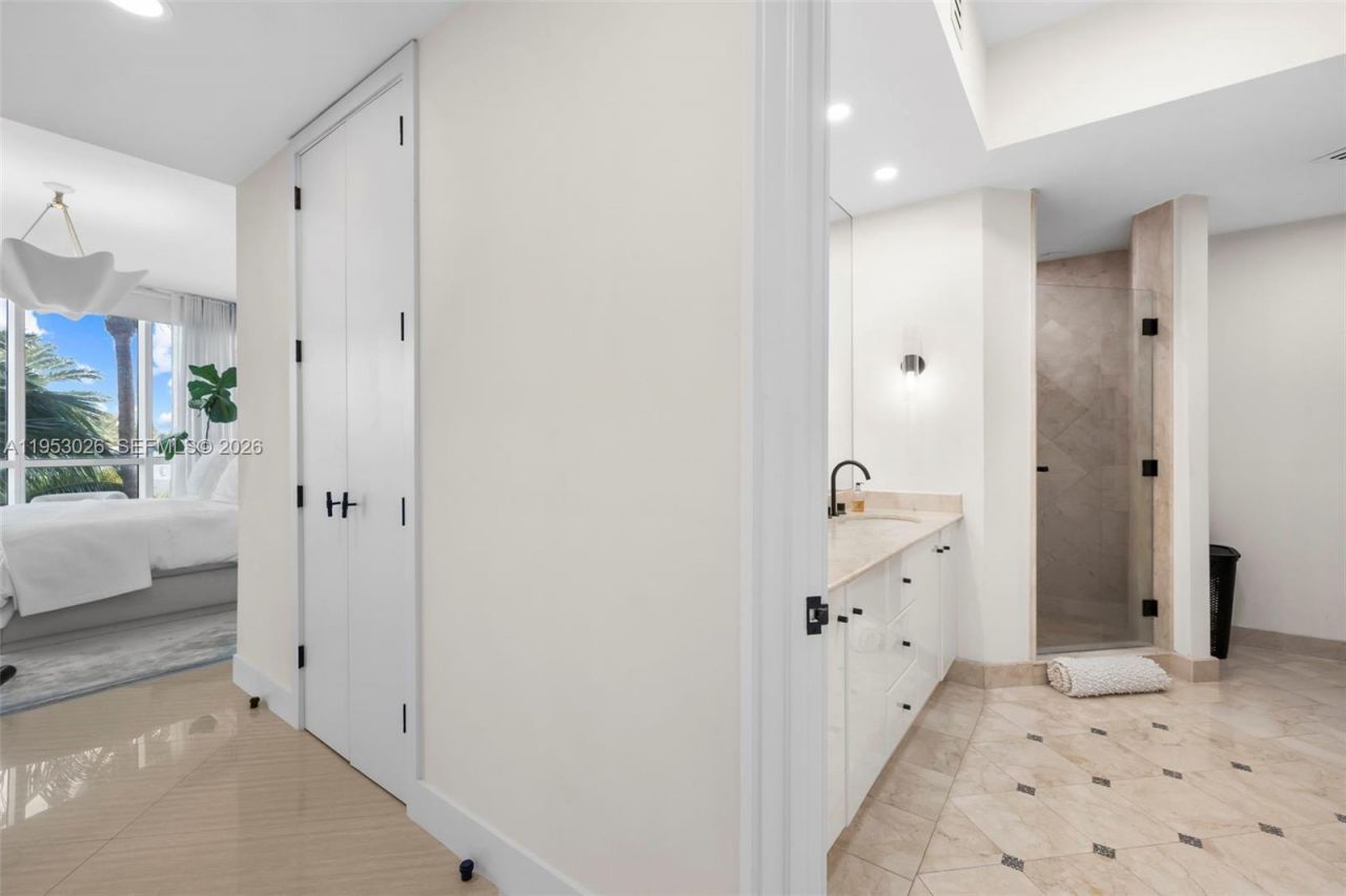 100 S Pointe Dr , Unit 509, Miami Beach, FL 33139 Photo