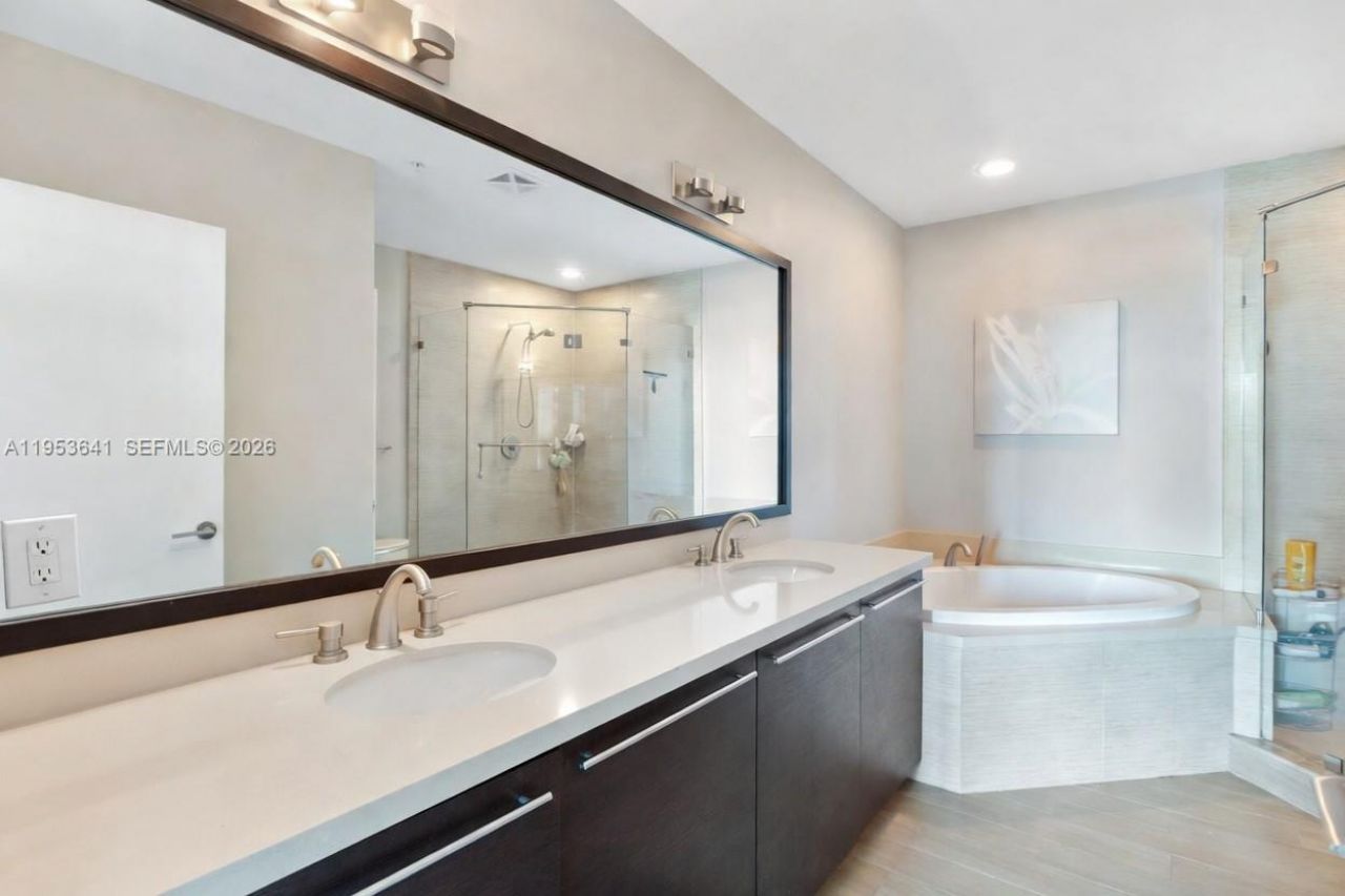 7930 East Dr, Unit 1505, North Bay Village, FL 33141 Photo