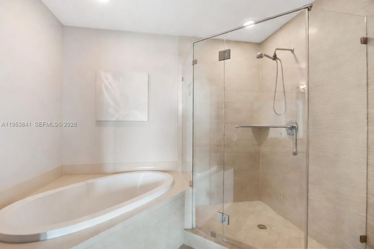 7930 East Dr, Unit 1505, North Bay Village, FL 33141 Photo