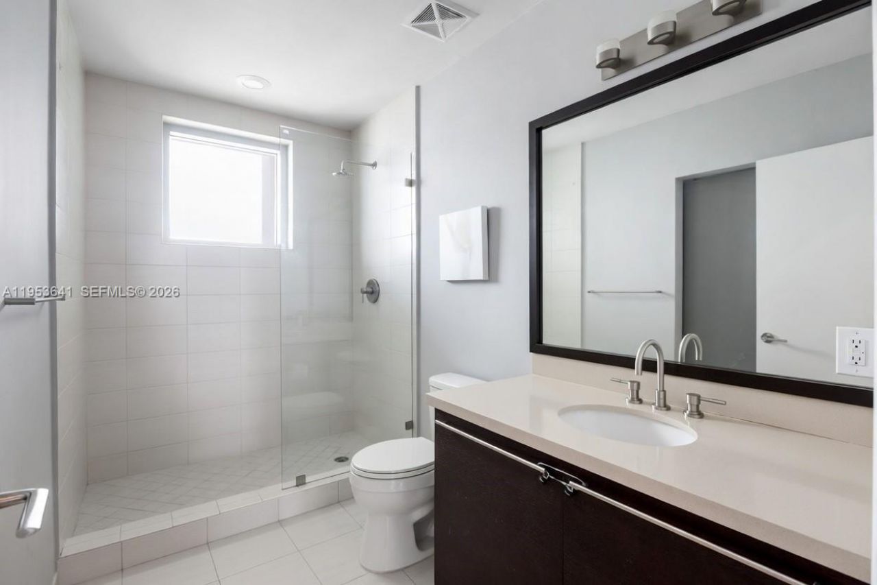 7930 East Dr, Unit 1505, North Bay Village, FL 33141 Photo