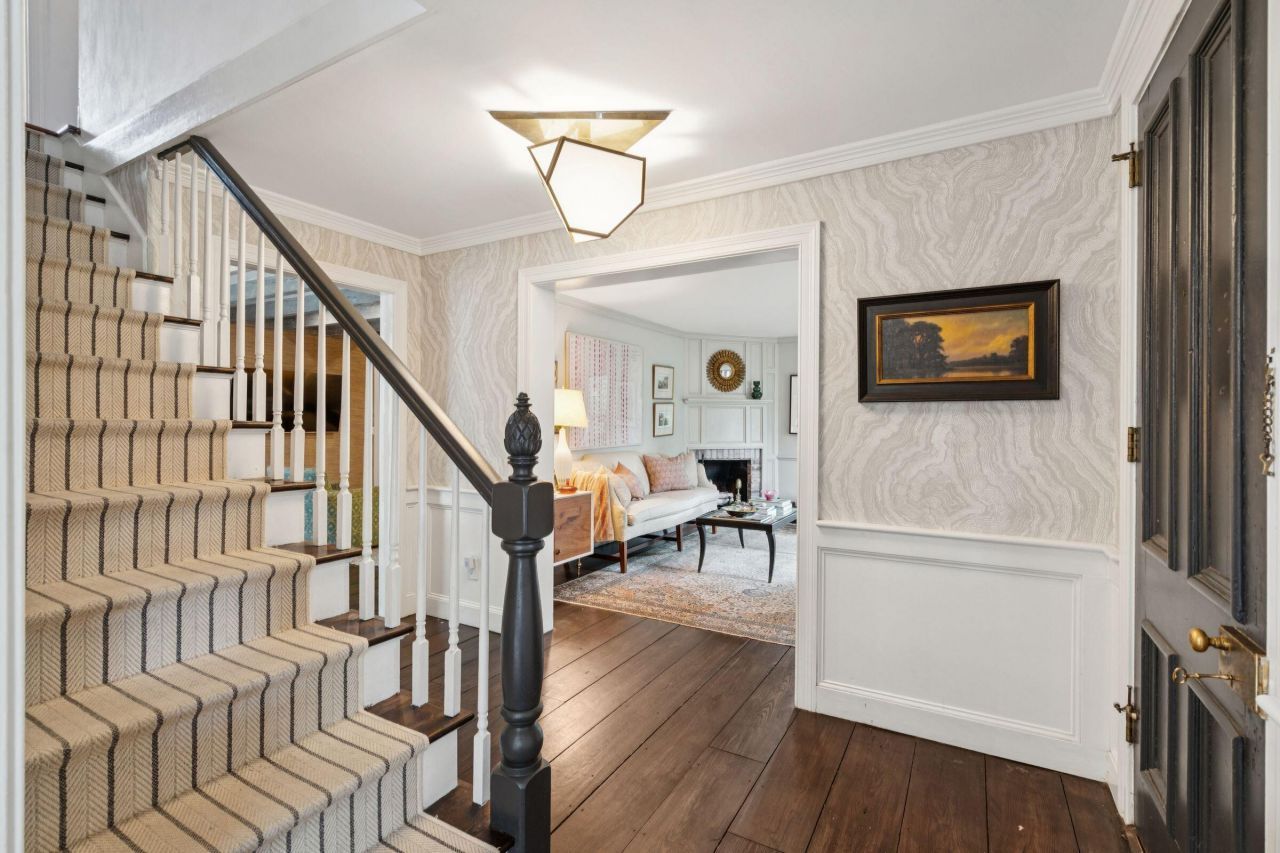 242 Middle Street Photo 12