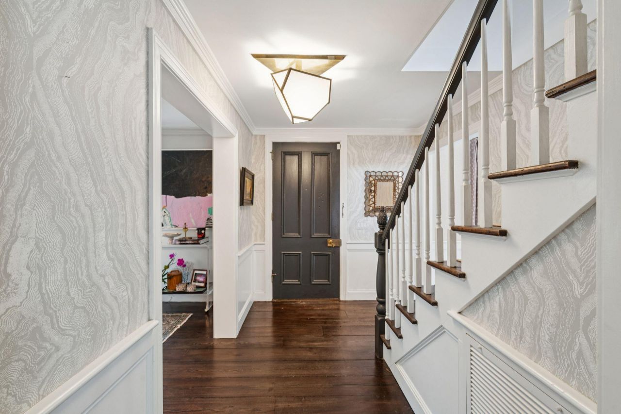 242 Middle Street Photo 13