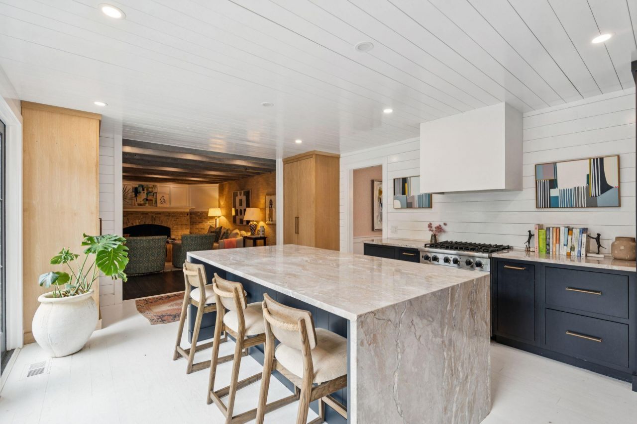 242 Middle Street Photo 21