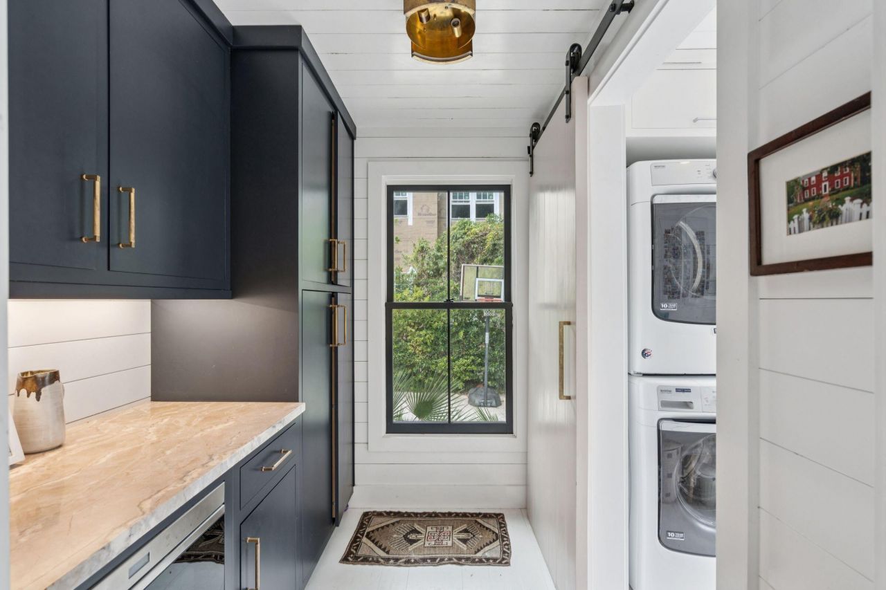 242 Middle Street Photo 25