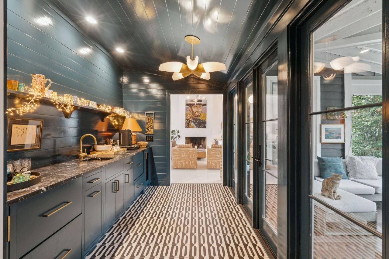 242 Middle Street Photo 32