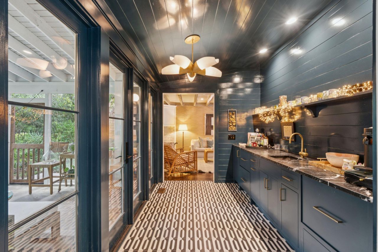 242 Middle Street Photo 34