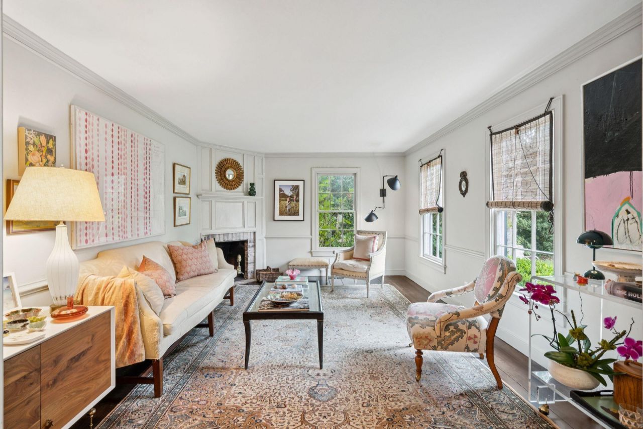 242 Middle Street Photo 4