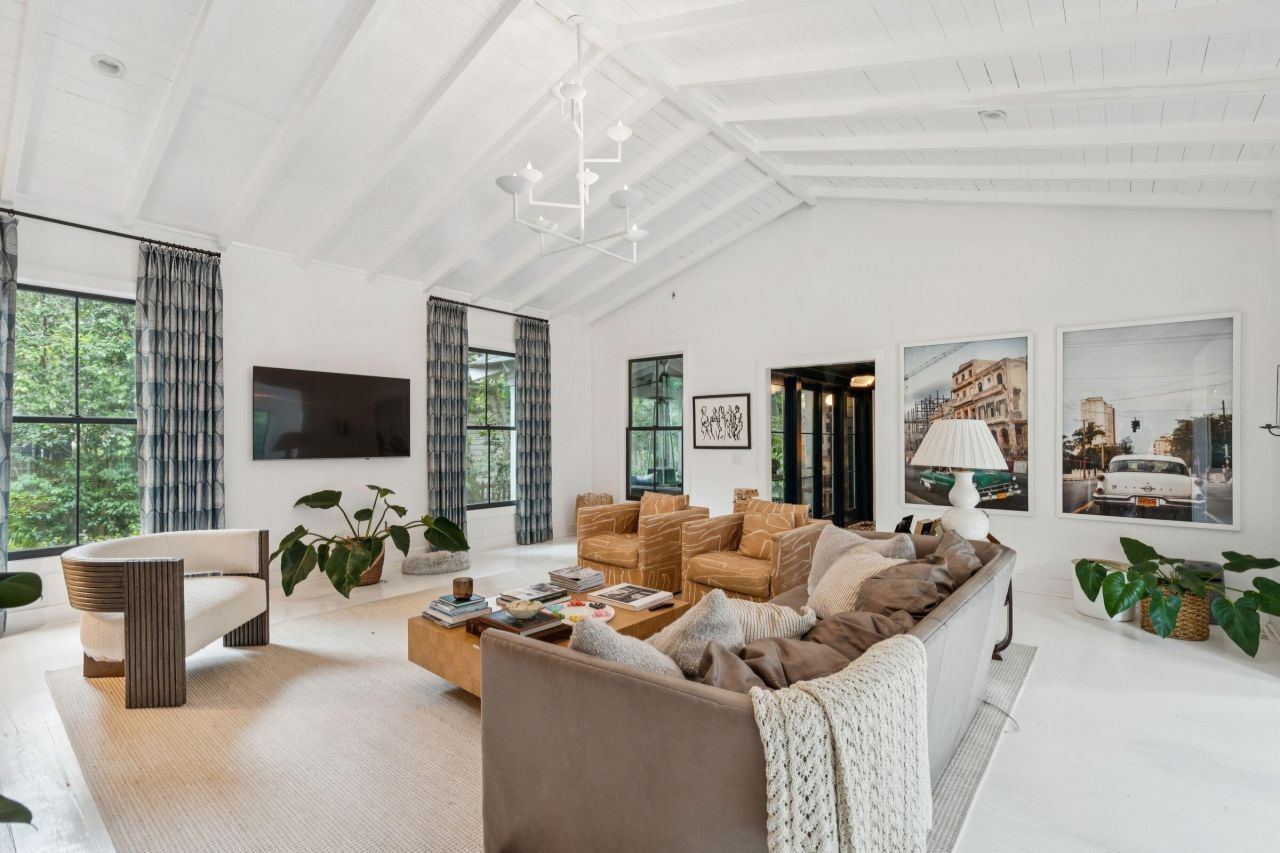 242 Middle Street Photo 43