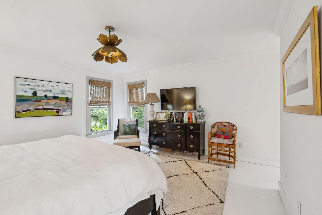 242 Middle Street Photo 51