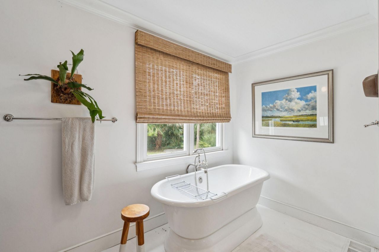 242 Middle Street Photo 56