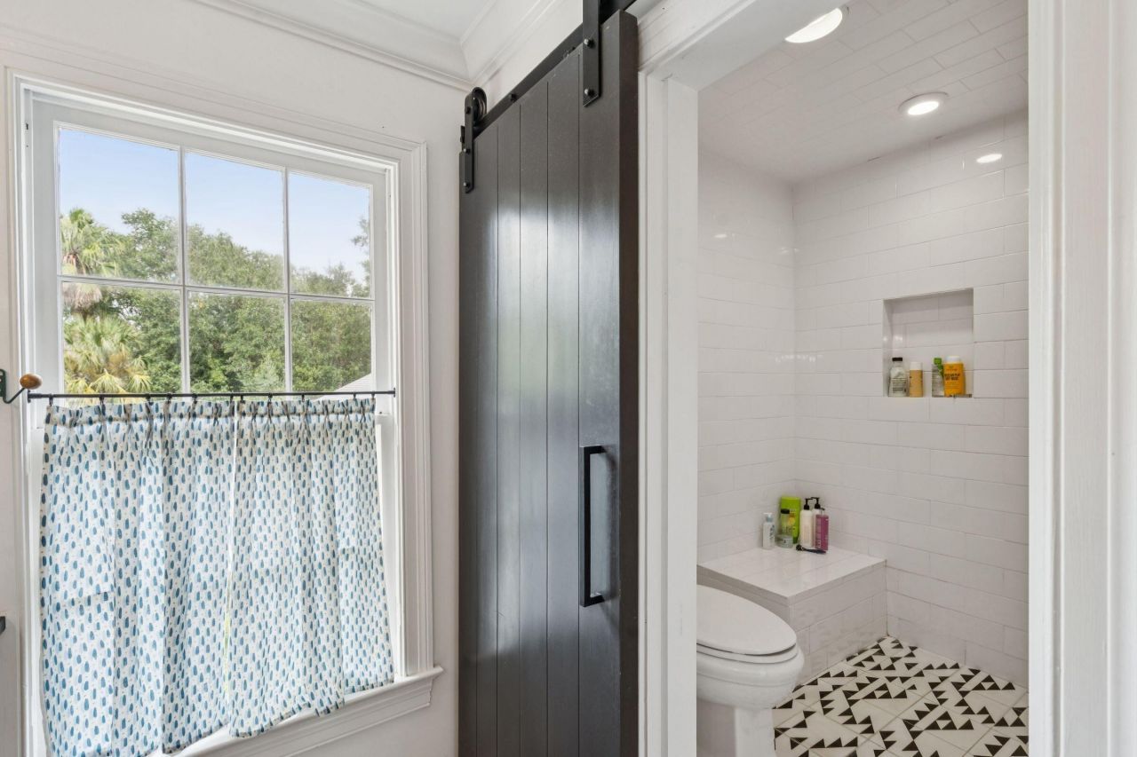 242 Middle Street Photo 65