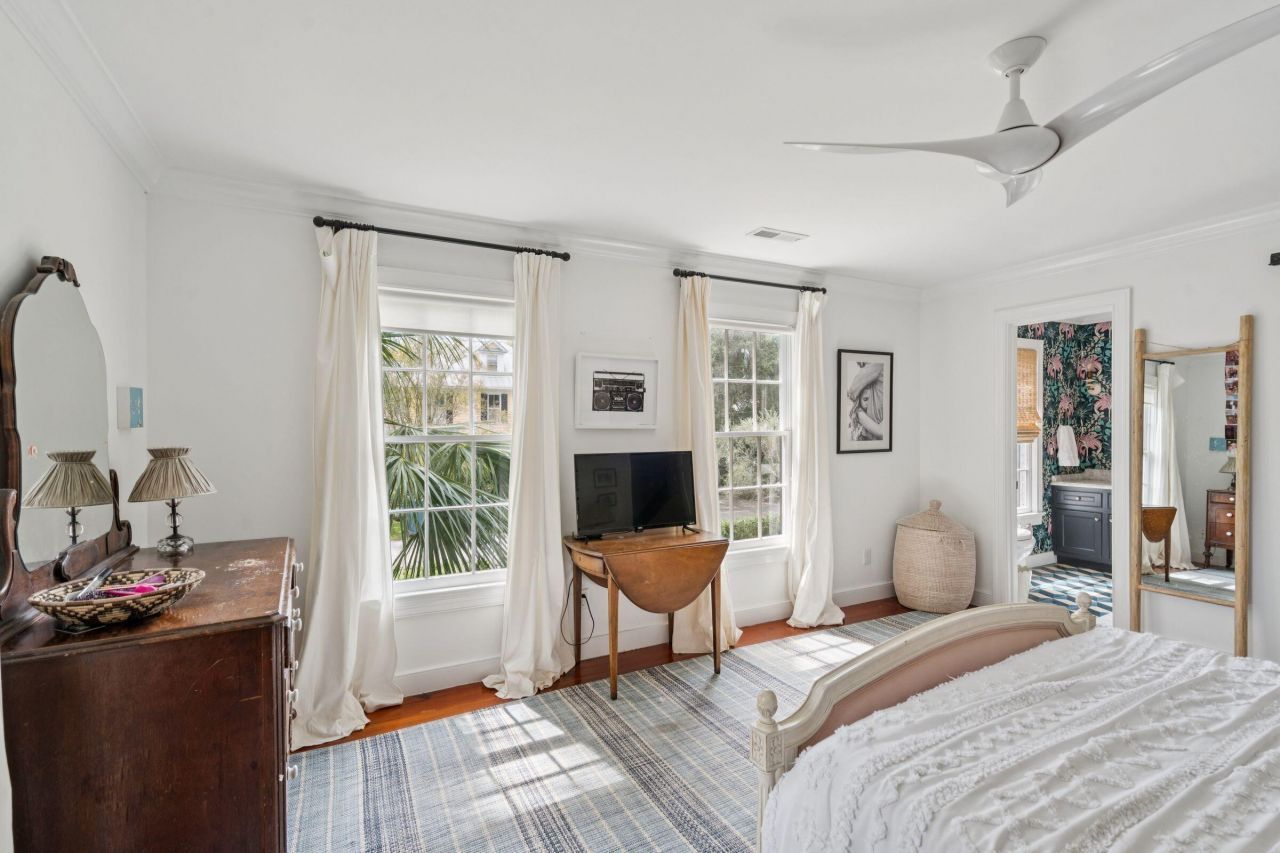 242 Middle Street Photo 68