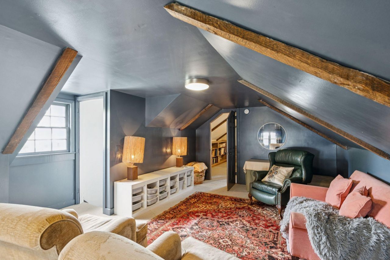 242 Middle Street Photo 76