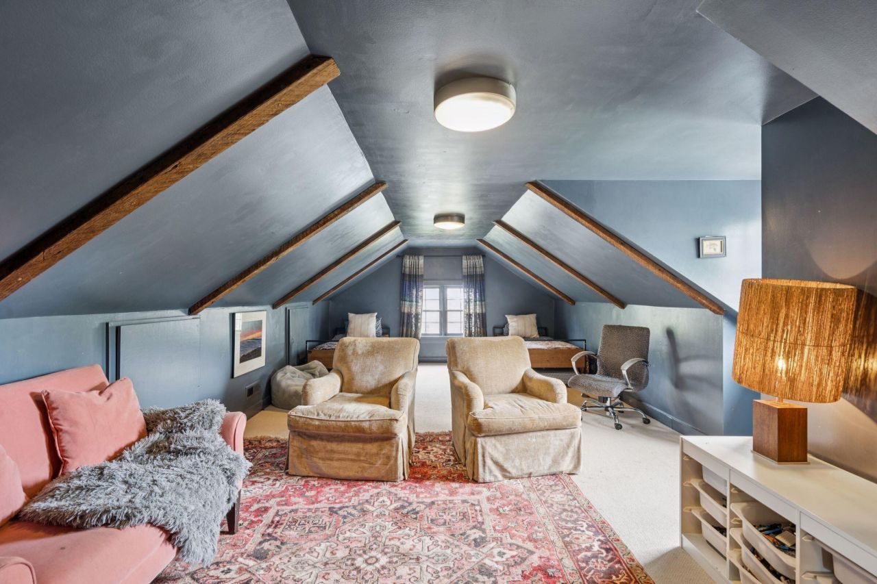 242 Middle Street Photo 77