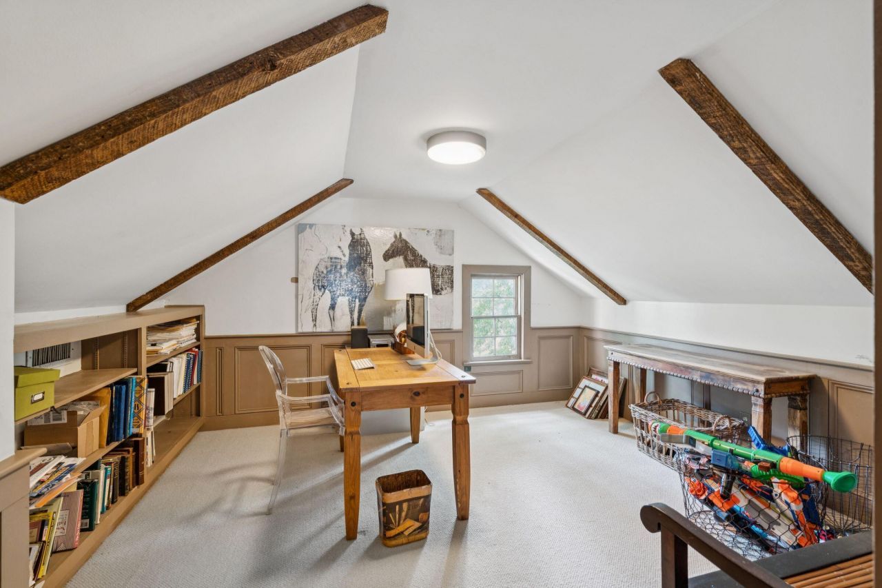 242 Middle Street Photo 78