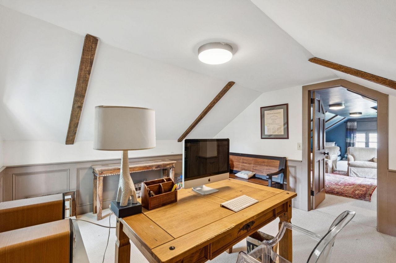 242 Middle Street Photo 79