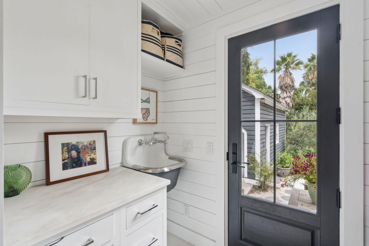 242 Middle Street Photo 80