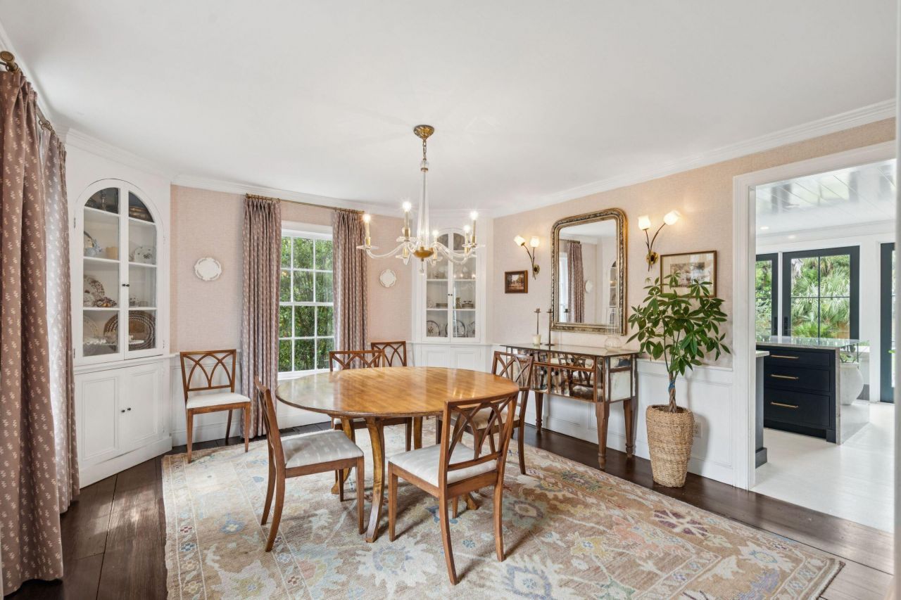 242 Middle Street Photo 9