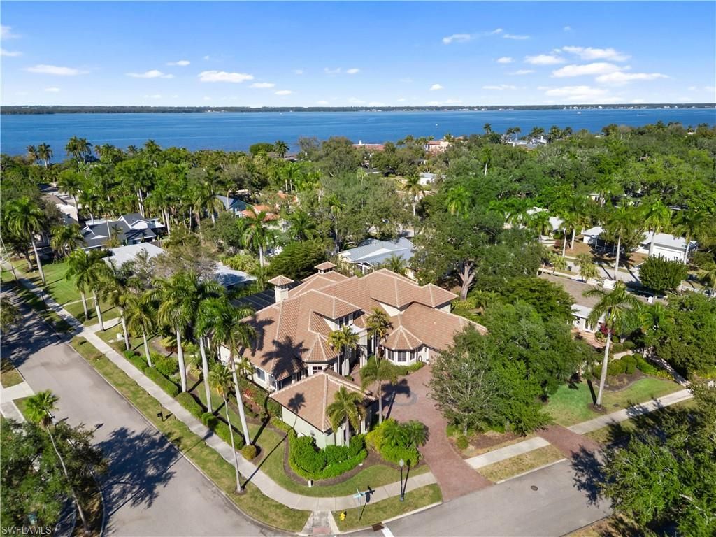 1265 Canterbury Dr, Fort Myers, FL 33901 Photo