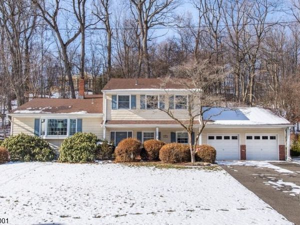 686 Kennedy Dr, Washington, NJ 07676