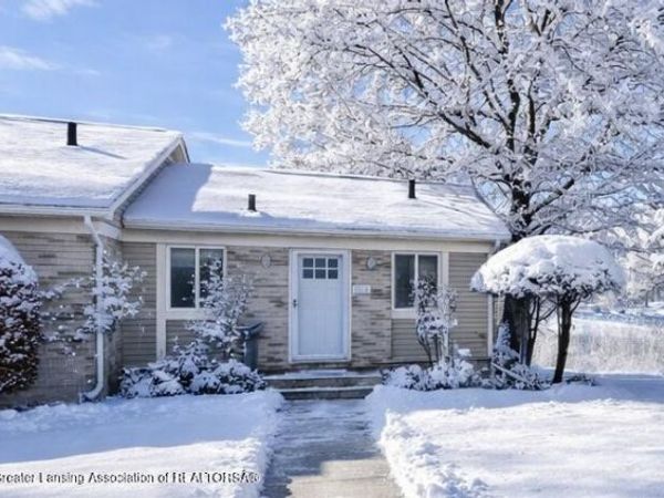 1918 Lac Du Mont Drive, Haslett, MI 48840