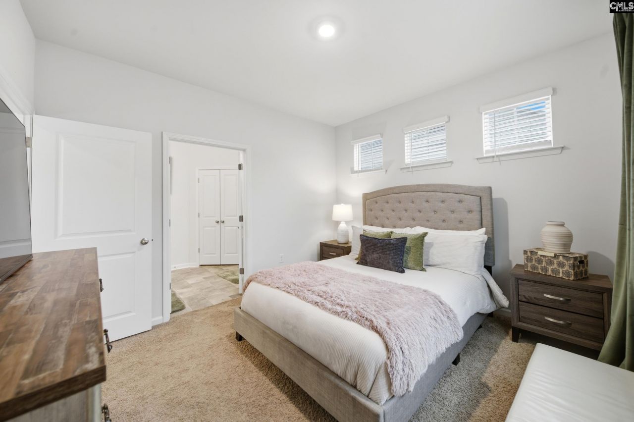 23 Edgebrook Photo 10