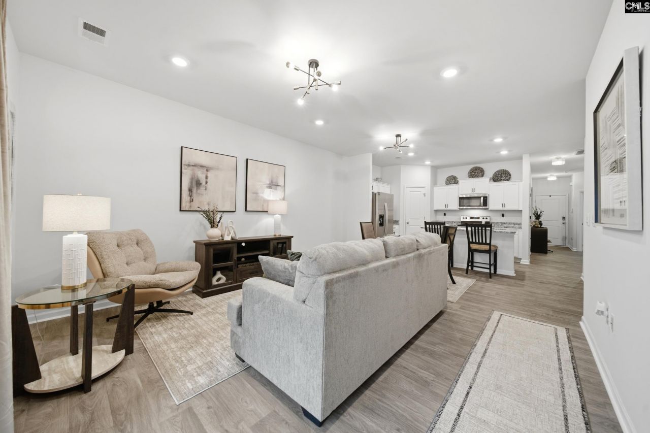 23 Edgebrook Photo 13