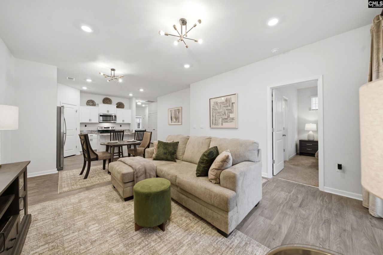 23 Edgebrook Photo 18