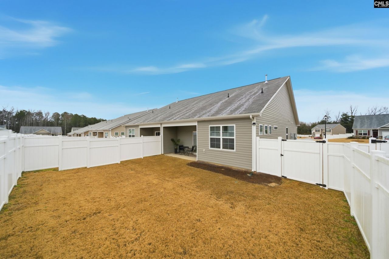 23 Edgebrook Photo 24