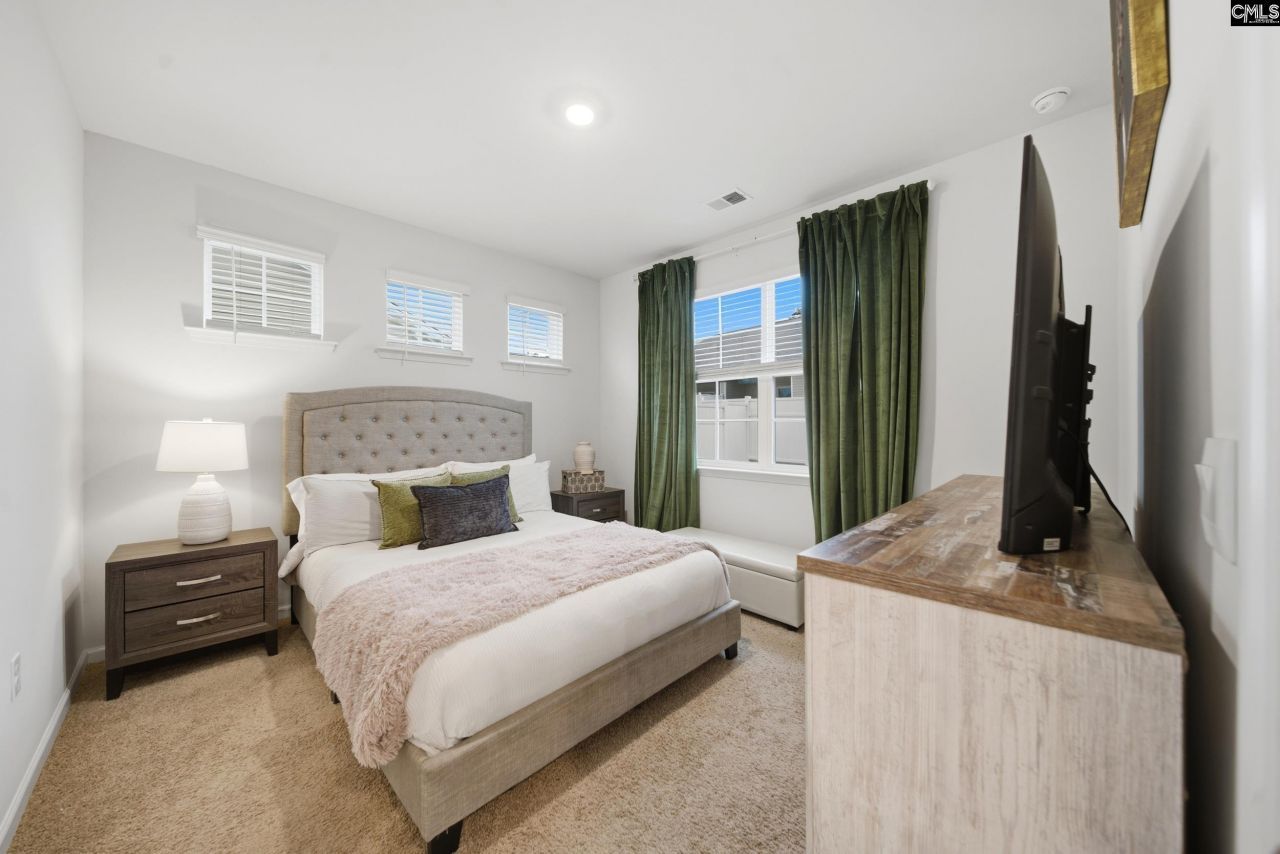 23 Edgebrook Photo 9