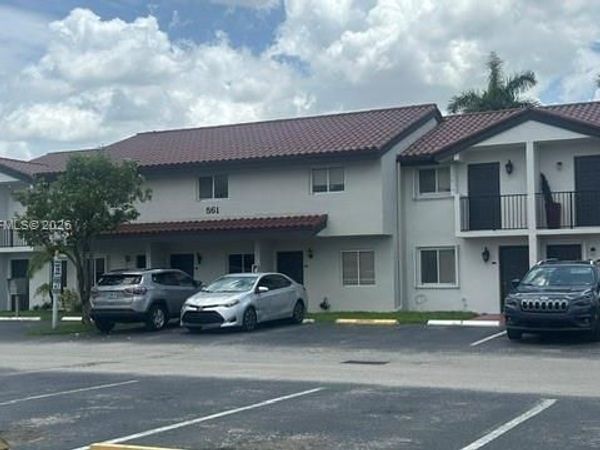 560 NW 82nd Pl, Unit 306, Miami, FL 33126