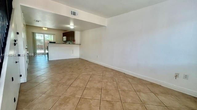 560 NW 82nd Pl, Unit 306, Miami, FL 33126 Photo