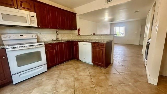 560 NW 82nd Pl, Unit 306, Miami, FL 33126 Photo