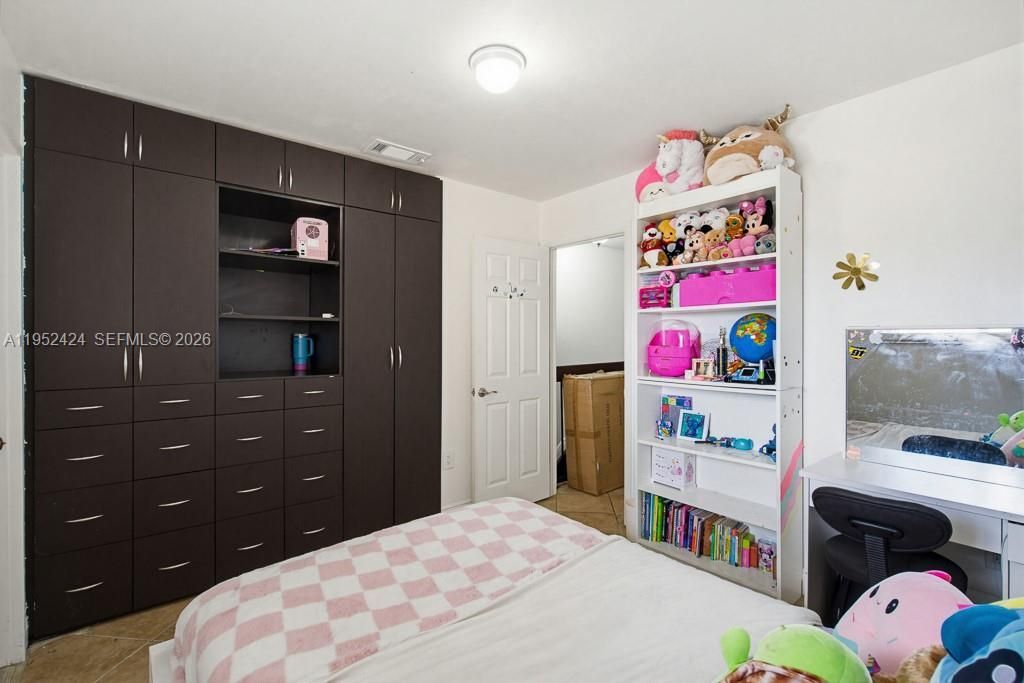 560 NW 82nd Pl, Unit 306, Miami, FL 33126 Photo